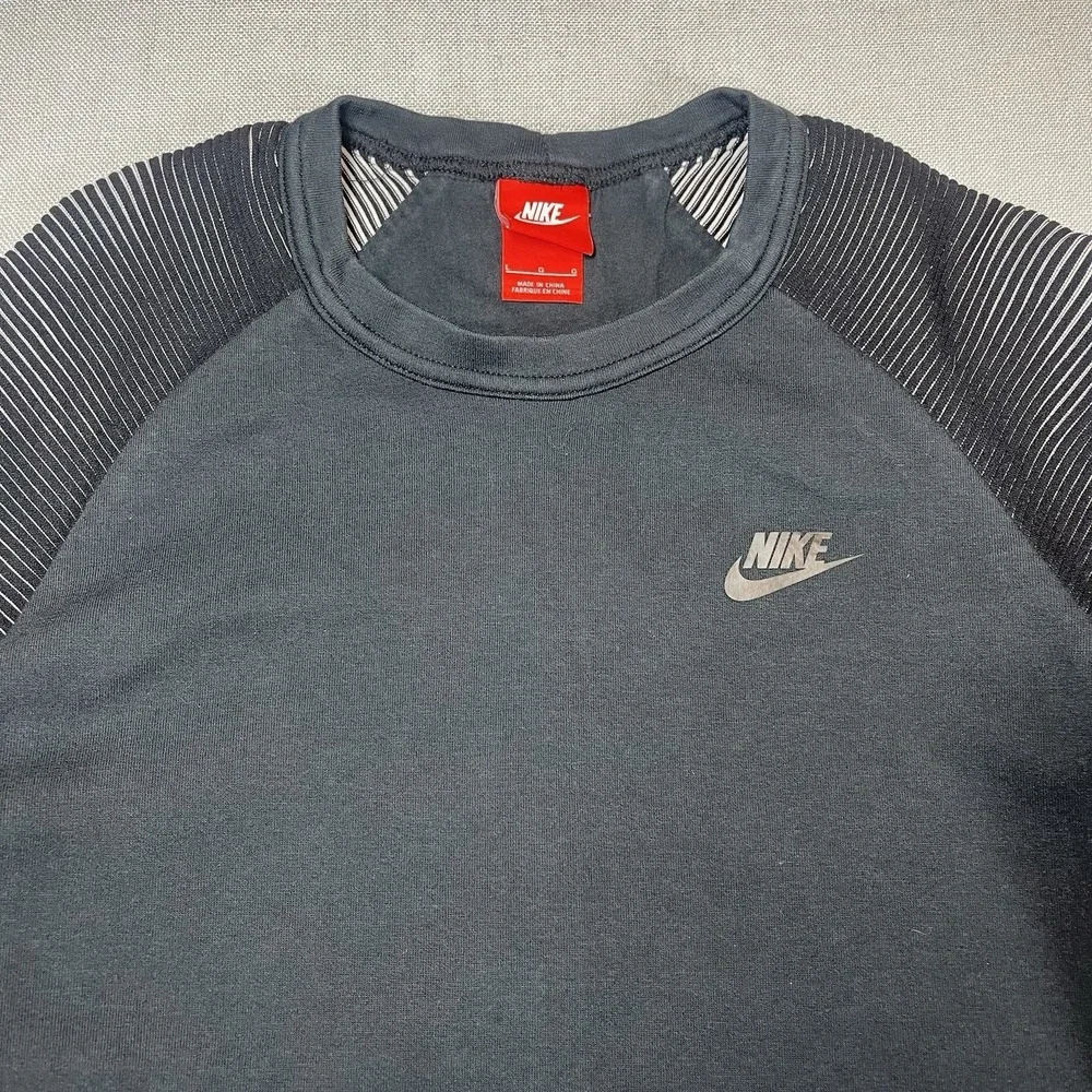 Nike Sportswear Tech Fleece Women's Crew Black XL Side Zipper Ribbed‎ Sleeves